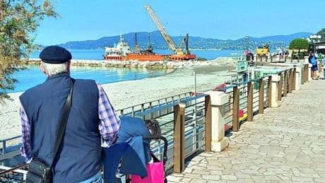 Spiagge, lavori al rush finale nel Tigullio: sì alla rimozione della legna dagli arenili