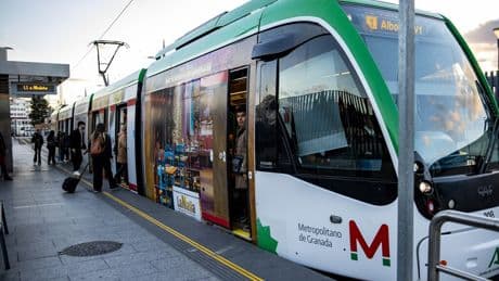 Granada ha roto el cable que lleva internet a sus pueblos. La ampliación del metro tiene mucho que ver