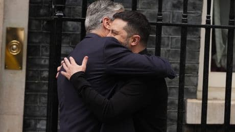 Starmer welcomes Zelensky to Downing Street ahead of Putin-Trump meeting