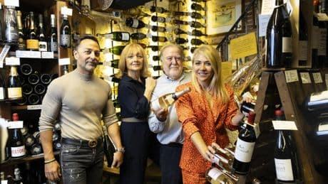 El Celler de Gelida, en Sants, celebra 130 años entre botellas y recuerdos