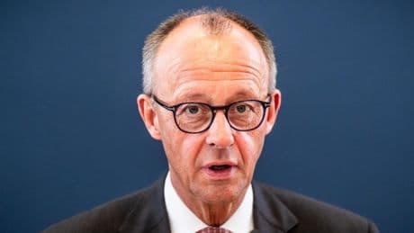 Bundeskanzler im Visier: Russische Propaganda erfindet Eisbären-Jagd von Friedrich Merz in Kanada