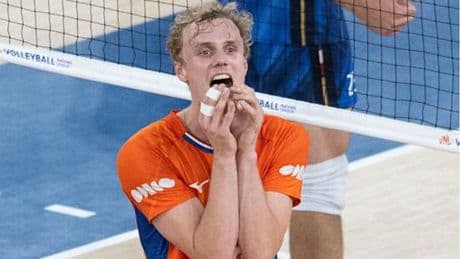 Volleyballers eindigen onderaan in Nations League na kansloos verlies tegen Italië