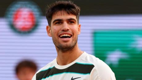 Un vendaval llamado Alcaraz: arrolla a Tommy Paul en tres sets cediendo cinco juegos y pasa a semis de Roland Garros