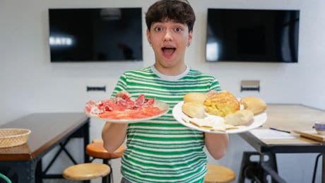 El ganador de Eurovisión cena con &#039;20minutos&#039;: &quot;Mi refrán favorito es el de no hay más ciego que...&quot;
