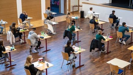 Schule: Rund 60.000 Neunt- und Zehntklässler schreiben Prüfungen