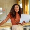 Jongeren bouwen binnenkort mogelijk al wettelijke vakantiedagen op tijdens eerste werkjaar