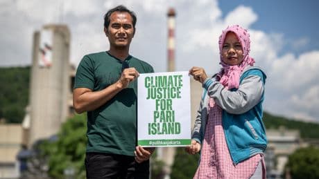 Climat : le combat de 4 Indonésiens de l’île de Pari contre le plus gros cimentier du monde