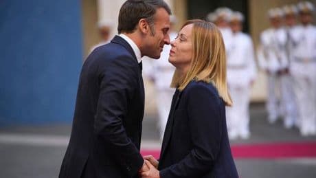 Diplomatie: Zeichen der Annäherung: Meloni empfängt Macron in Rom
