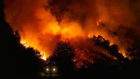 Alerta en Galicia tras los incendios por la llegada de la lluvia: "Puede tener efectos perniciosos"