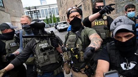 Der US-Überblick am Morgen: US-Regierung beginnt Einsatz in Chicago, Epstein-Grußkarte öffentlich
