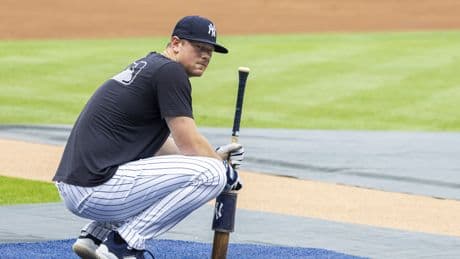 DJ LeMahieu in a battle with time that could be nearing Yankees breaking point