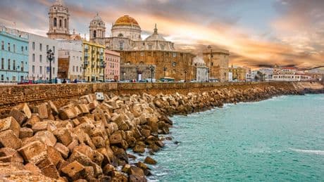Los pueblos más bonitos de Cádiz: blancos, de costa y con encanto