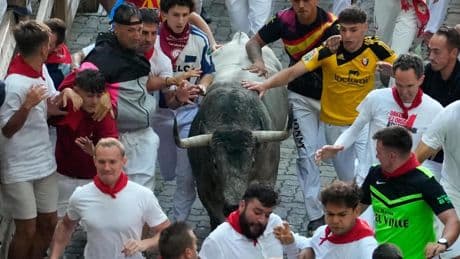 Cinco corredores asistidos por traumatismos tras el sexto encierro de Sanfermines