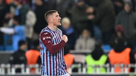 Trabzonspor'da Lundstram kamptan ayrıldı
