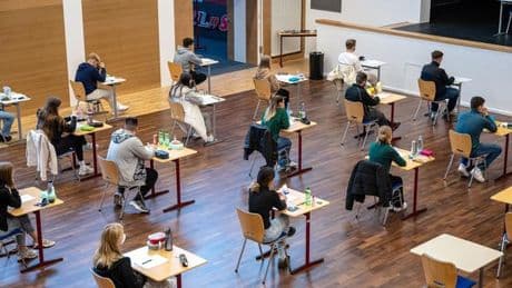 Schule: Rund 60.000 Neunt- und Zehntklässler schreiben Prüfungen
