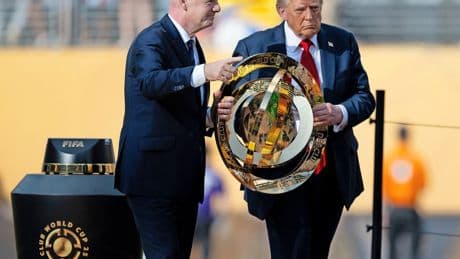 Wo ist das Original? Donald Trump sagt, er behält die Klub-WM-Trophäe