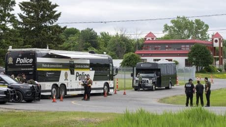 Quebec mom accused of abandoning toddler by Ontario highway not criminally responsible