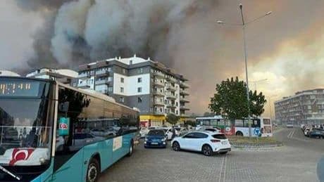Çanakkale'de yangın! Alevler hastaneye yaklaştı