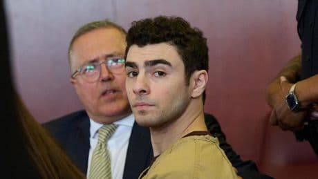 El juez descarta los cargos de terrorismo contra Luigi Mangione