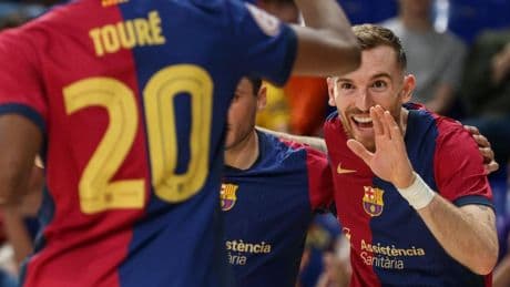 Un Barça de dos caras golea al Noia
