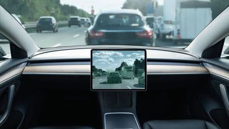 Motoring expert warns UK not ready for driverless cars for 1 reason