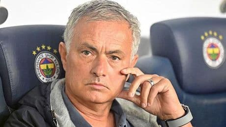 Mourinho hiçbir 11'i beğenmedi, hepsini değiştirdi!