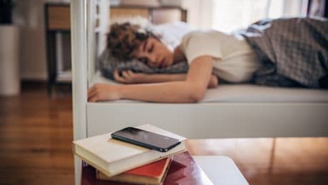 Power off: Drei Gründe, warum man das Smartphone nachts ausschalten sollte