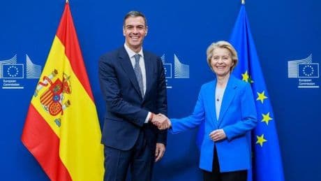 Sánchez pide a Von der Leyen sanciones y un embargo de armas a Israel