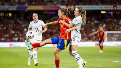 Patri Guijarro, la mediocentro que mueve a España: “Es la base del equipo, la que hace que todas juguemos bien”