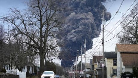 Is Norfolk Southern 'making it right' after Ohio derailment? New lawsuit adds to doubts