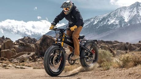 La vibrante moto eléctrica offroad que parece una bici pero no lo es