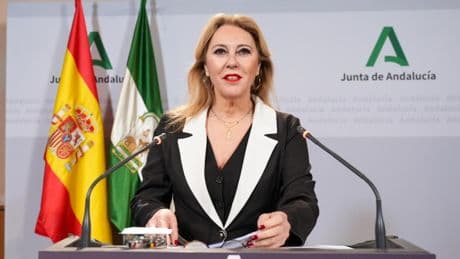 Andalucía advierte al Gobierno: "Actuaremos con todas las herramientas jurídicas contra la retirada de ayudas a los jóvenes"