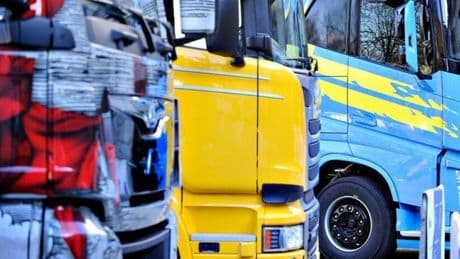 Las ventas de furgonetas, camiones y autobuses se desploman en Europa con  Alemania y Francia liderando el declive
