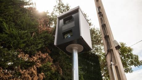 El polémico radar en una urbanización que vuelve loco a los vecinos: hasta 200 multas en una hora