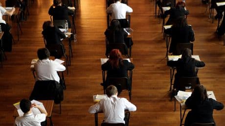Scrap exams in June because of ‘hot school halls’, expert says