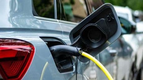 Incentivi auto, è arrivato il decreto: tutti i bonus e i requisiti per ottenerli
