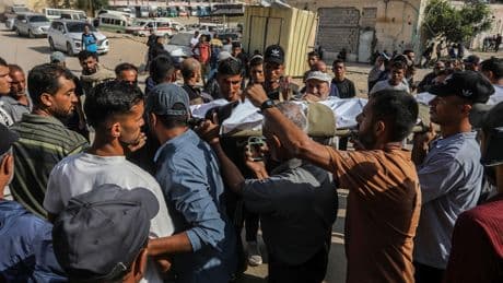 İsrail'in Gazze'ye saldırılarında en az 15 Filistinli hayatını kaybetti