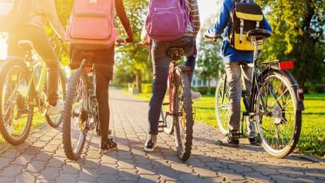 Met fiets of fatbike naar school: let vooral in deze gemeenten goed op, want hier gebeuren de meeste ongelukken
