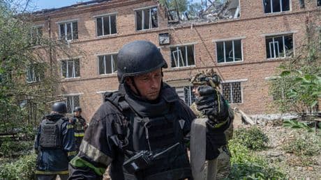 4 people killed in Russia and Ukraine as countries trade aerial attacks