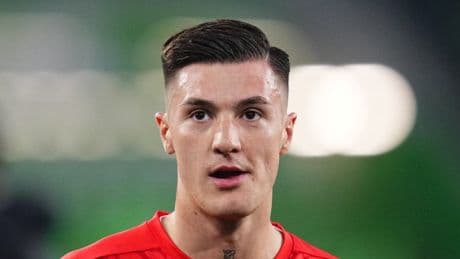 Arsenal, Chelsea and Man Utd set new price to sign Benjamin Sesko