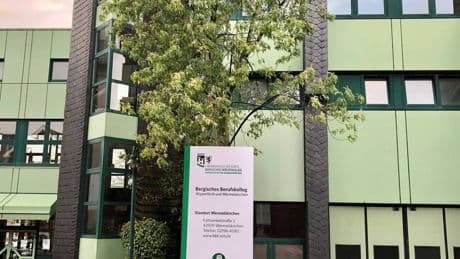 Polizei gibt Entwarnung: Bombendrohung an Berufskolleg in Wermelskirchen