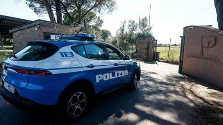 Roma, fratellini intossicati dopo bagno in piscina. «Bomba di cloro in acqua, colpa dei bocchettoni»