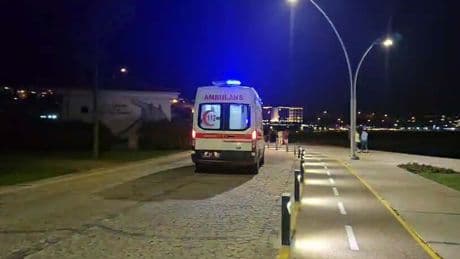 Denize düşen arkadaşını kurtarmak isterken boğuldu