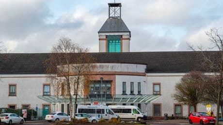 Lanarkshire MSP calls for government to help parents using Wishaw neonatal unit