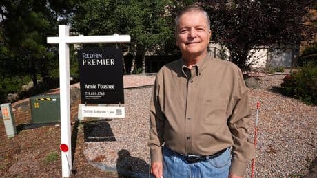 Shortage of homebuyers forces many sellers to lower prices or walk away as sales slump drags on