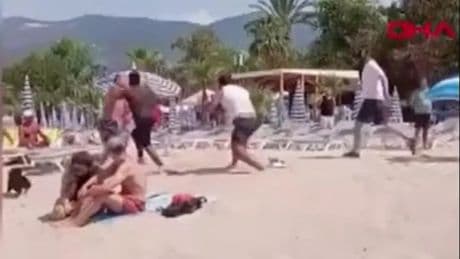 Shocking moment ‘Brit’ is attacked on a busy beach by staff ‘after arguing over price of a lounger’