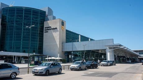 Flugausfälle und Verspätungen - Streik an Flughäfen in beliebtem Urlaubsland