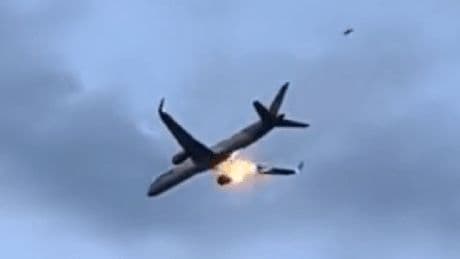 Flieger nach Düsseldorf: Boeing aus Korfu muss wegen Feuer notlanden