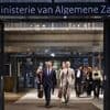 Praat mee | Nog meer kabinetsleden stappen op: wat doet dat met jouw vertrouwen in de politiek?