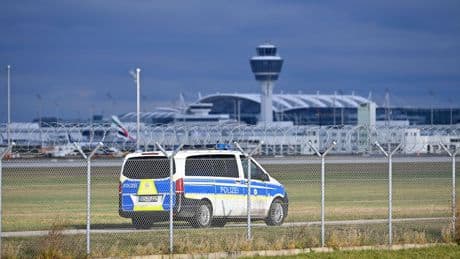 "Sehen wir nicht ein": Streit um geplantes Abschiebeterminal am Münchner Flughafen